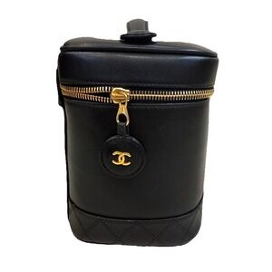 VTG Chanel Caviar‎ CC Vanity Cosmetic Case Black 100% Authentic  VINTAGE 94-96